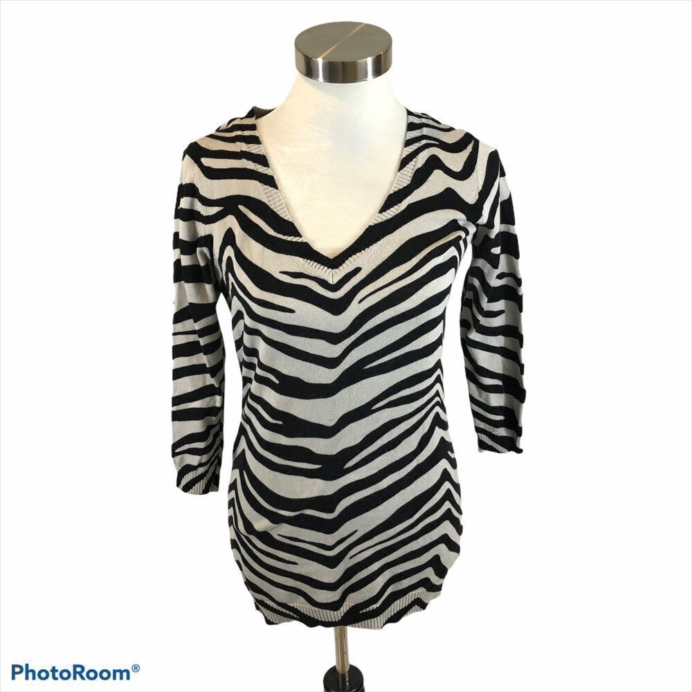 Almost Famous Zebra Print Lightweight Pull Over L